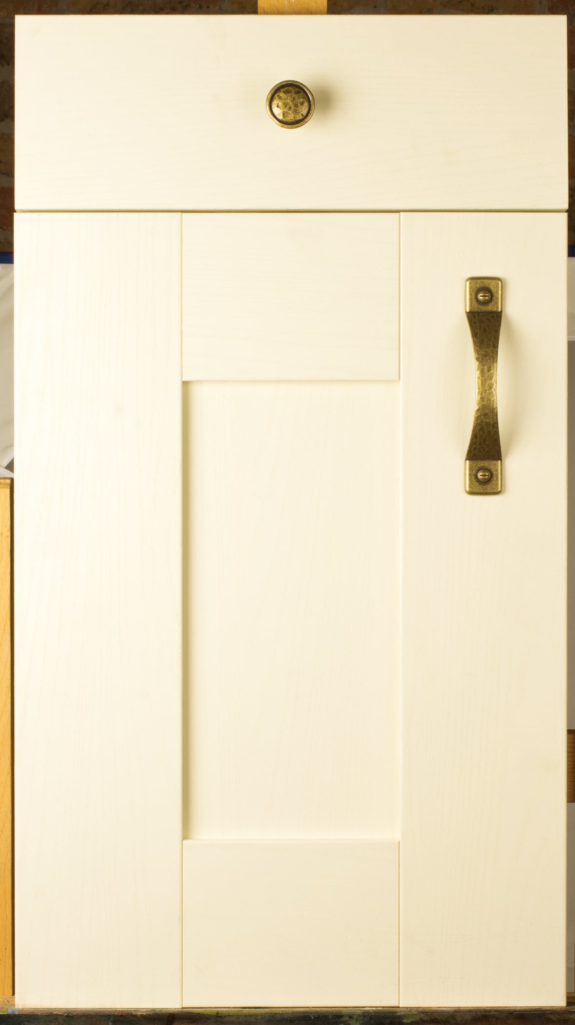 Oak grain cream